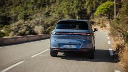 Leapmotor B10 Hybrid EV wjeżdża do Polski. 900 km zasięgu w cenie miejskiego auta