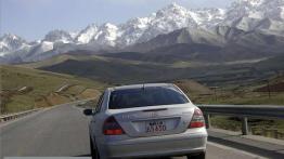 &quot;Na kropelkę&quot; przez pół świata