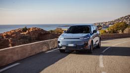 Leapmotor B10 Hybrid EV wjeżdża do Polski. 900 km zasięgu w cenie miejskiego auta