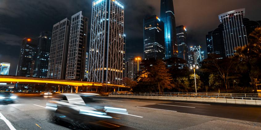 Mandat za ryk silnika? Aktywiści walczą o fotoradary akustyczne w polskich miastach