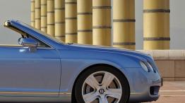 Bentley Continental GTC - bok - inne ujęcie