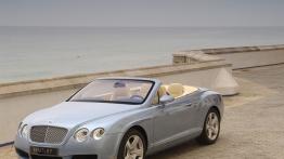 Bentley Continental GTC - widok z przodu