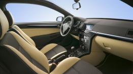 Opel Astra GTC - widok ogólny wnętrza z przodu