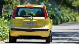 Nissan NOTE - widok z tyłu