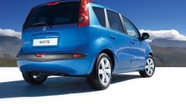 Nissan NOTE - widok z tyłu