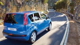 Nissan NOTE - widok z tyłu