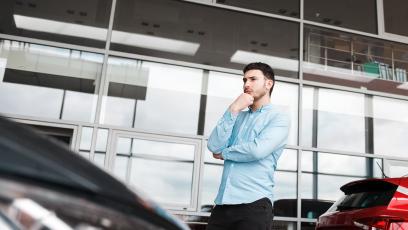 Auto do firmy w listopadzie, grudniu czy styczniu? Kiedy kupić lub wziąć w leasing samochód, żeby zapłacić mniejszy podatek