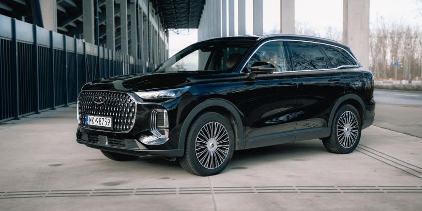 Chery Tiggo 9 Super Hybrid ucieszy całą rodzinę, a na światłach zaskoczy Teslę