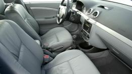 Chevrolet Lacetti - widok ogólny wnętrza z przodu