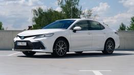 Toyota Camry XV70 Hybrid Executive - widok z przodu