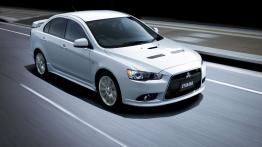 Mitsubishi Galant Ralliart Fortis - prawy bok