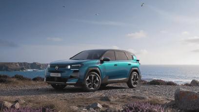 Citroen C5 Aircross Émeraude ma wyjątkowy kolor. Ten SUV dostał też specjalne dodatki