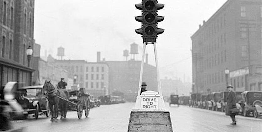 5.08.1914 | Pierwsza elektryczna sygnalizacja świetlna