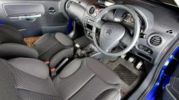Citroen C2 VTS - widok ogólny wnętrza z przodu