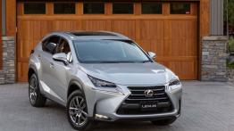 Lexus NX 200t (2015) w Seattle - widok z przodu