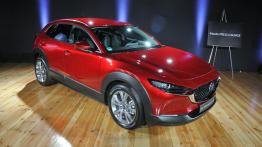 Mazda CX-30 – europejski szyk i dwa razy SkyActiv. Japoński crossover odkrywa karty