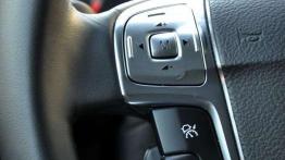 Ford Mondeo - zmieszany, nie wstrząśnięty