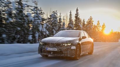 Nowe BMW i3 Neue Klasse: Oficjalne dane techniczne i finałowy szlif w Arktyce