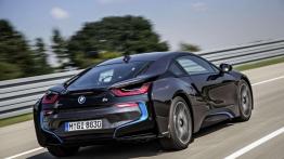 BMW i8 - klienci muszą czekać nawet półtora roku