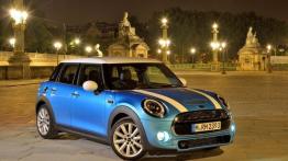 Mini Cooper SD 2014 - wersja 5-drzwiowa w Paryżu - widok z przodu
