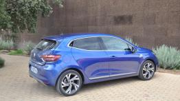 Nowe Renault Clio – kropka w kropkę? Tylko z wyglądu!