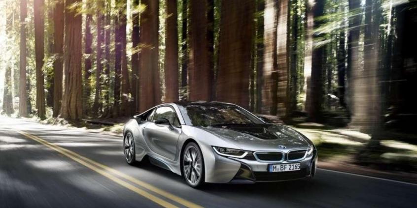 BMW chwali się technologiami w modelu i8