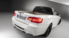 BMW M3 pick-up - tył - reflektory włączone