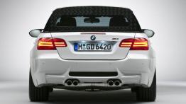 BMW M3 pick-up - tył - reflektory włączone