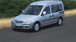 Opel Combo C Tour - widok z przodu