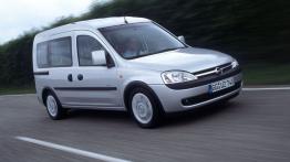 Opel Combo C Tour - widok z przodu