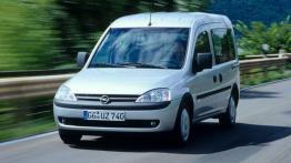Opel Combo C Tour - widok z przodu
