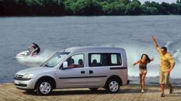 Opel Combo C Tour - lewy bok