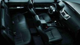 Toyota Hilux Invincible - stylowy pracuś!