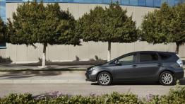 Toyota Prius Plus - lewy bok
