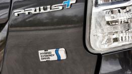 Toyota Prius Plus - emblemat