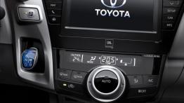 Toyota Prius Plus - panel sterowania wentylacją i nawiewem