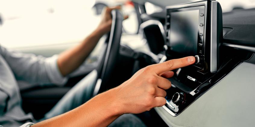 YouTube bez wideo w aucie. Tak zmienia się Android Auto