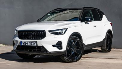 Test: Volvo XC40 B4 Ultra Black Edition to weteran, który nie boi się młodzieży. Ma parę blizn i wciąż wiele atutów