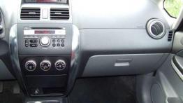 Suzuki SX4 4WD - zminiaturyzowany SUV