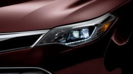 Toyota Avalon IV - lewy przedni reflektor - włączony