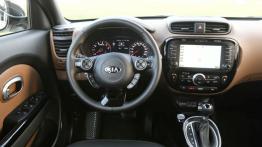Kia Soul II (2014) CDRi 16V - kokpit