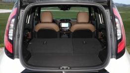 Kia Soul II (2014) CDRi 16V - tylna kanapa złożona, widok z bagażnika