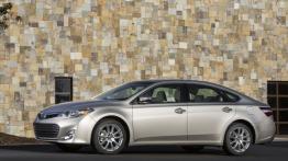 Toyota Avalon IV - lewy bok