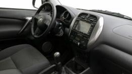 Toyota RAV4 - kokpit