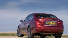 Infiniti Q50 z 400-konnym silnikiem V6