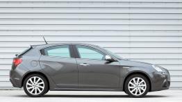 Alfa Romeo Giulietta Nuova - prawy bok