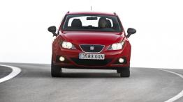 Seat Ibiza SportTourer Ecomotive - przód - reflektory włączone