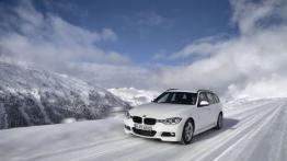 BMW 320d Touring xDrive - widok z przodu