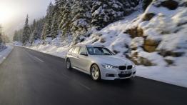 BMW 320d Touring xDrive - prawy bok