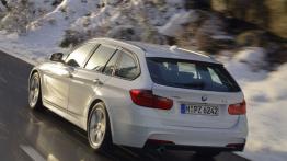 BMW 320d Touring xDrive - lewy bok